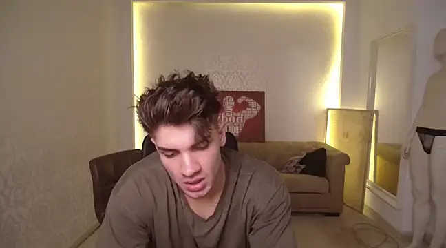 Snapshot of MaxKaiden chatting on March 5, 2025, 8:21 am MaxKaiden online show from March 5, 2025, 8:21 am