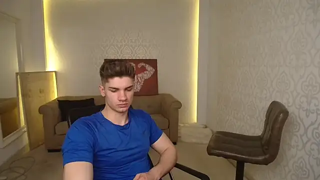 Snapshot of MaxKaiden chatting on March 14, 2025, 12:29 pm MaxKaiden online show from March 14, 2025, 12:29 pm