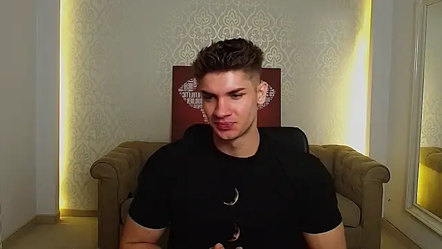 Snapshot of MaxKaiden chatting on September 23, 2025, 5:32 am MaxKaiden online show from September 23, 2025, 5:32 am