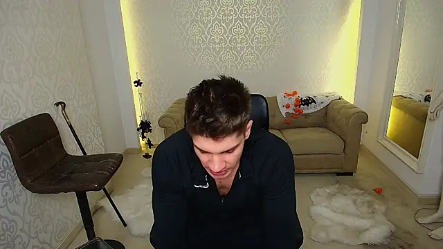 Snapshot of MaxKaiden chatting on November 4, 2025, 5:39 am MaxKaiden online show from November 4, 2025, 5:39 am