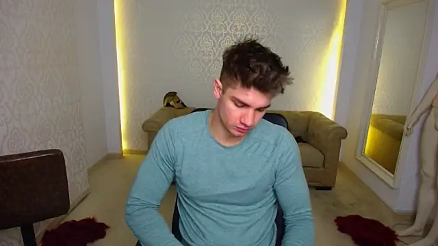 MaxKaiden online show from January 18, 2026, 6:17 am