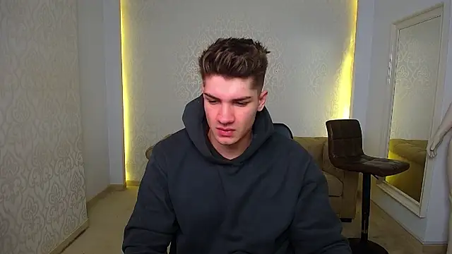 MaxKaiden online show from February 6, 2026, 6:40 am