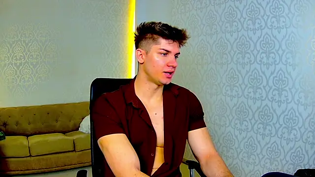 MaxKaiden online show from February 11, 2026, 5:56 am