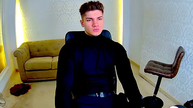 MaxKaiden online show from February 22, 2026, 5:40 am