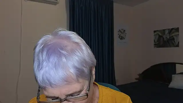 Sandra Snowflake online show from November 12, 2025, 11:10 am