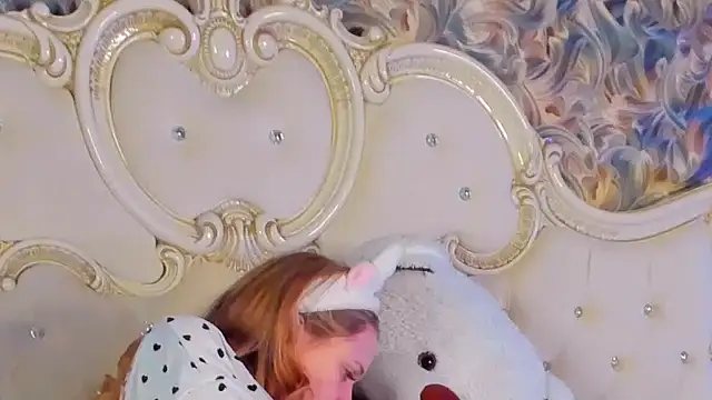 Snapshot of BECKI_VRES chatting on March 18, 2025, 10:03 am BECKI VRES online show from March 18, 2025, 10:03 am