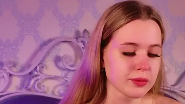 Snapshot of BECKI_VRES chatting on September 17, 2025, 8:43 pm BECKI VRES online show from September 17, 2025, 8:43 pm