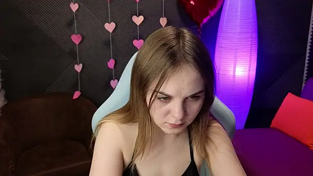 Snapshot of Dyna_bae chatting on February 20, 2025, 1:03 am Dyna bae online show from February 20, 2025, 1:03 am