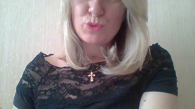 Snapshot of Mary888x chatting on December 18, 2025, 9:37 am Mary888x online show from December 18, 2025, 9:37 am