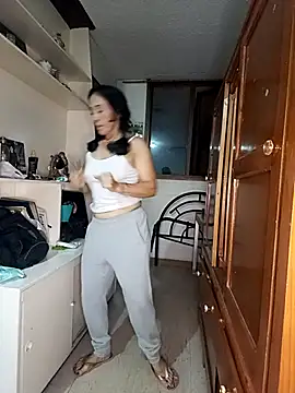 Coeur de luxure online show from March 18, 2025, 2:36 am