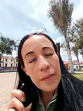 Coeur de luxure online show from September 12, 2025, 4:51 pm