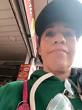 Coeur de luxure online show from September 15, 2025, 8:53 pm