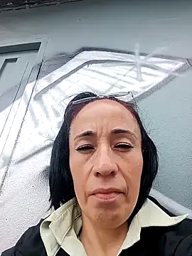 Coeur de luxure online show from October 3, 2025, 4:37 pm