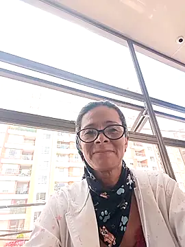 Snapshot of Coeur_de_luxure chatting on May 6, 2026, 5:40 pm Coeur de luxure online show from May 6, 2026, 5:40 pm