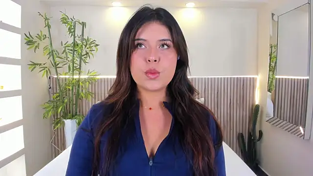 Snapshot of GeorginaReyes chatting on June 19, 2026, 10:24 pm GeorginaReyes online show from June 19, 2026, 10:24 pm