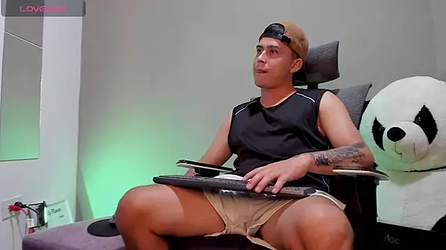 Snapshot of mattiwsmorris_ chatting on October 24, 2025, 7:49 am mattiwsmorris online show from October 24, 2025, 7:49 am