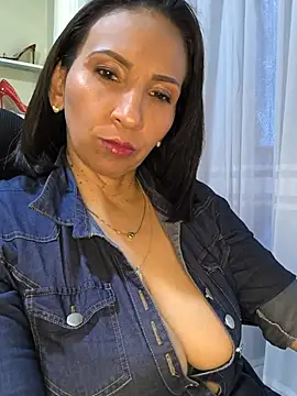 Snapshot of Mrsvictoriaaa chatting on June 26, 2026, 8:02 pm Mrsvictoriaaa online show from June 26, 2026, 8:02 pm