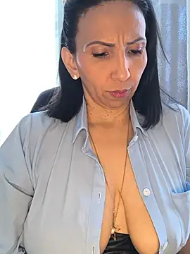 Snapshot of Mrsvictoriaaa chatting on July 18, 2026, 6:45 pm Mrsvictoriaaa online show from July 18, 2026, 6:45 pm
