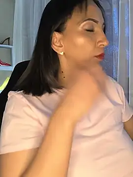 Snapshot of Mrsvictoriaaa chatting on August 4, 2026, 5:37 pm Mrsvictoriaaa online show from August 4, 2026, 5:37 pm