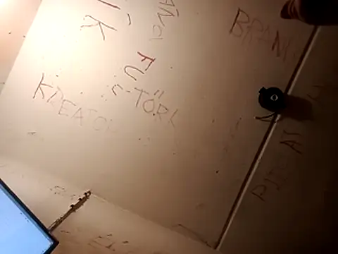 Snapshot of VickyDevilEU chatting on October 15, 2025, 2:01 am VickyDevilEU online show from October 15, 2025, 2:01 am