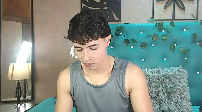 LiamAndrewzz online show from February 20, 2025, 7:19 pm