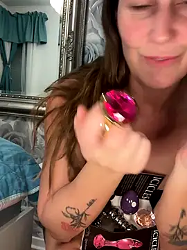 Snapshot of NymphoSwede chatting on October 20, 2025, 9:48 pm NymphoSwede online show from October 20, 2025, 9:48 pm