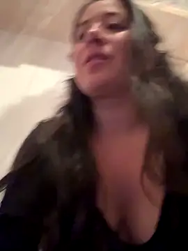 Snapshot of sweetie__annieee chatting on December 15, 2025, 2:16 am sweetie annieee online show from December 15, 2025, 2:16 am