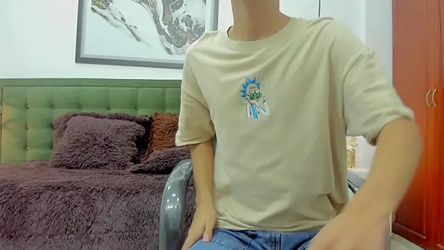 Johann sex online show from December 17, 2025, 4:57 pm