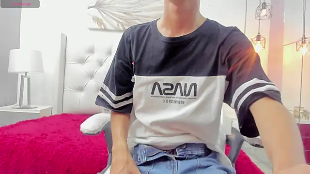 Johann sex online show from May 17, 2026, 7:21 pm