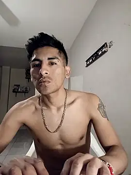 Snapshot of LeonRoots chatting on October 19, 2025, 6:58 am LeonRoots online show from October 19, 2025, 6:58 am