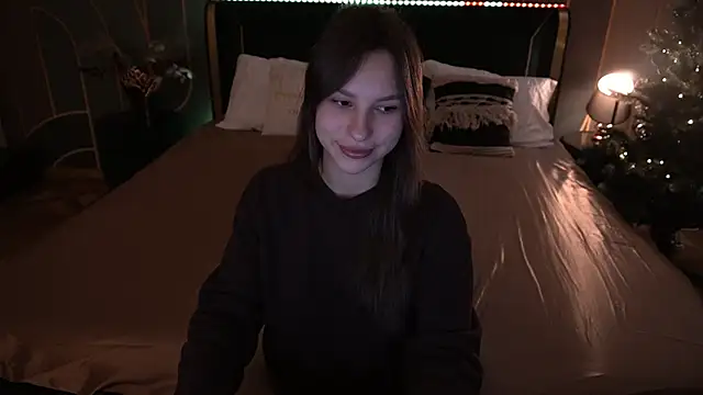 PaigePrado online show from December 22, 2025, 6:43 am