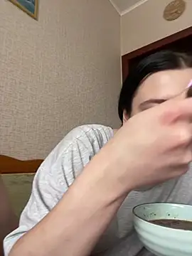 Snapshot of AlishaPrettyBlade chatting on February 24, 2025, 9:32 am AlishaPrettyBlade online show from February 24, 2025, 9:32 am