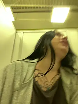 Snapshot of AlishaPrettyBlade chatting on March 1, 2025, 9:40 am AlishaPrettyBlade online show from March 1, 2025, 9:40 am