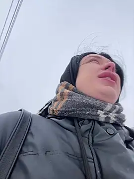 Snapshot of AlishaPrettyBlade chatting on March 10, 2025, 3:34 am AlishaPrettyBlade online show from March 10, 2025, 3:34 am