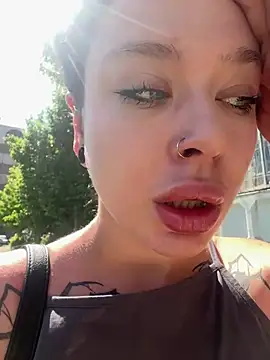 Snapshot of AlishaPrettyBlade chatting on June 6, 2026, 7:35 am AlishaPrettyBlade online show from June 6, 2026, 7:35 am