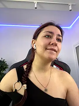 Snapshot of AshleySkott_ chatting on September 19, 2025, 8:05 am AshleySkott online show from September 19, 2025, 8:05 am