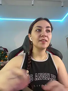 Snapshot of AshleySkott_ chatting on November 3, 2025, 8:37 am AshleySkott online show from November 3, 2025, 8:37 am