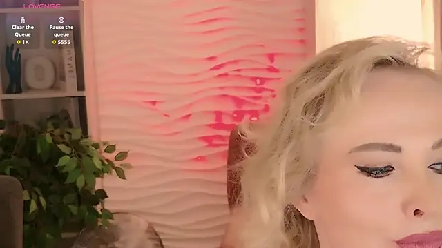 Sandra Kind online show from June 16, 2026, 5:21 am