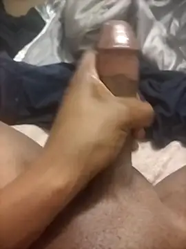 Snapshot of TwistedR chatting on September 9, 2025, 11:59 pm TwistedR online show from September 9, 2025, 11:59 pm