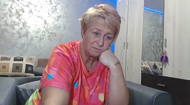 RosesandLillies online show from January 17, 2025, 6:33 pm