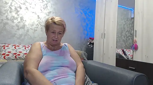 RosesandLillies online show from January 21, 2025, 6:23 pm