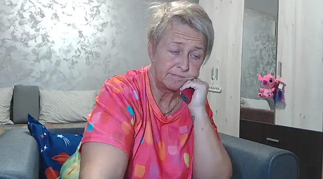 RosesandLillies online show from February 20, 2025, 6:02 pm