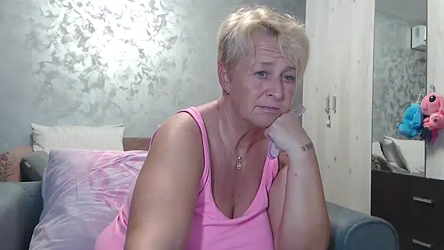 RosesandLillies online show from September 17, 2025, 5:25 pm