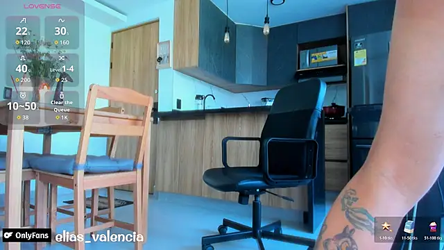Snapshot of fitnolan chatting on May 7, 2026, 1:27 pm fitnolan online show from May 7, 2026, 1:27 pm