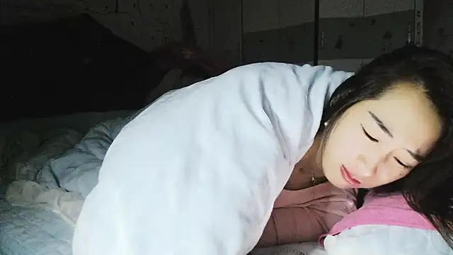 hebe-02 online show from November 20, 2025, 2:39 pm