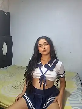 Pequitas18 online show from March 30, 2026, 12:22 am