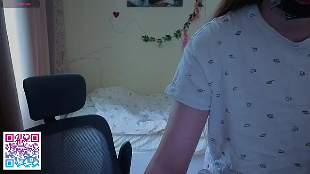 boozekirs  online show from June 10, 2026, 2:56 am