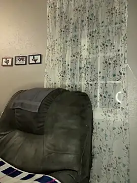 HTXBELLE online show from February 15, 2026, 6:32 am