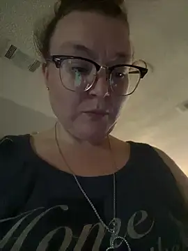 HTXBELLE online show from April 30, 2026, 3:51 pm