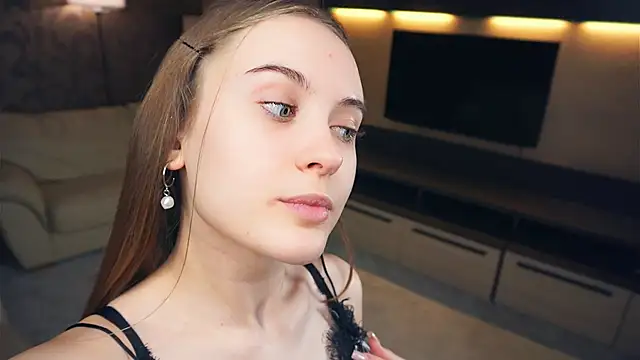 Snapshot of QuennaCoote chatting on March 6, 2025, 10:09 am QuennaCoote online show from March 6, 2025, 10:09 am